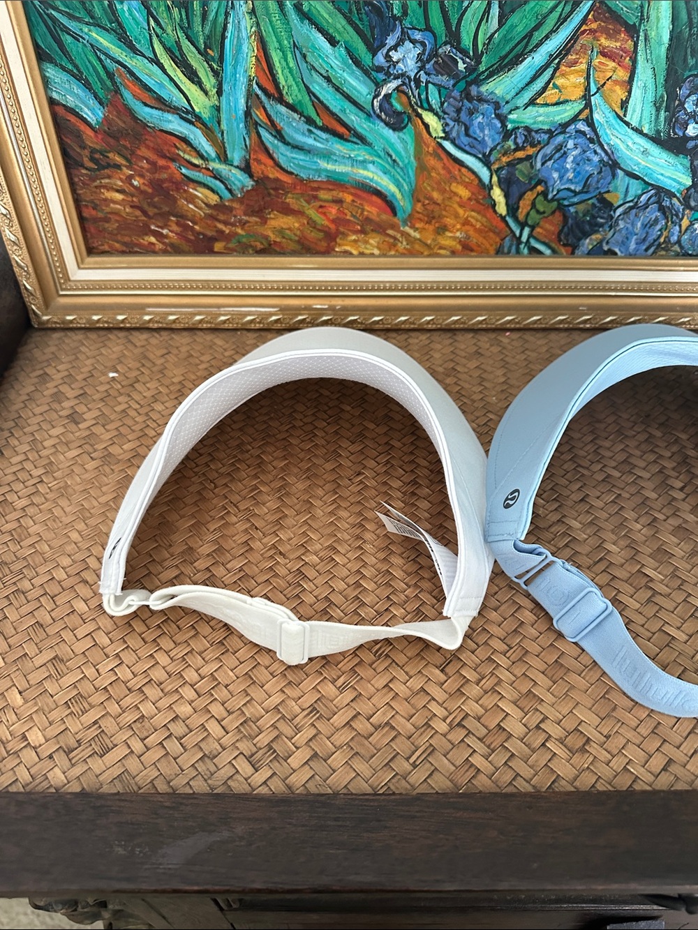 Lululemon Adjustable sun Visor Pack — White and Light Blue - Picture 4 of 5